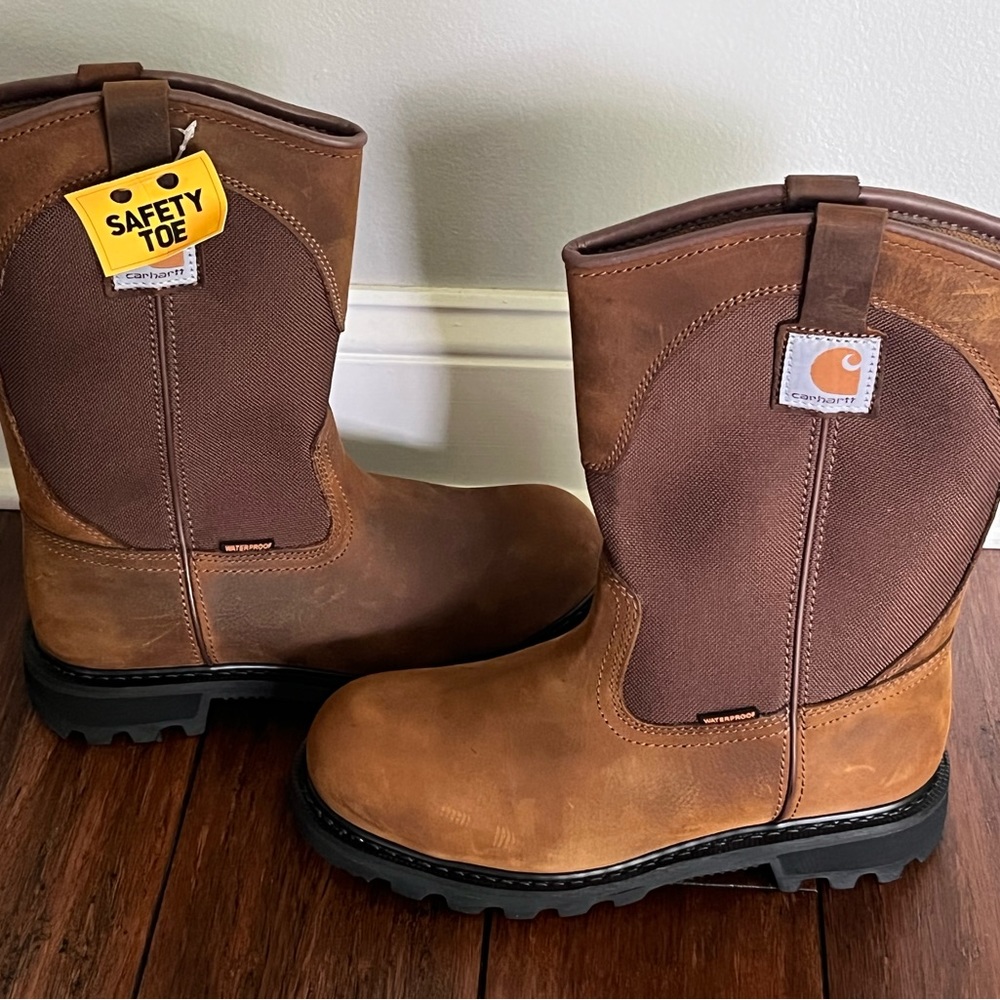 New in box- Womens waterproof 10-inch steel toe Wellington boots